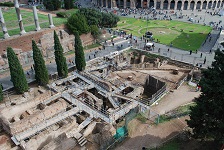Cantiere di scavo delle pendici nord-orientali del Palatino visto dalla Vigna Barberini (2009)